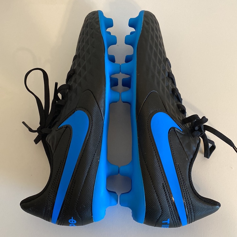 Nike Tiempo Soccer Cleats (6.5)